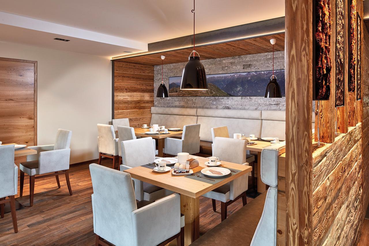 Hotel Garni Montes Fiss Buitenkant foto